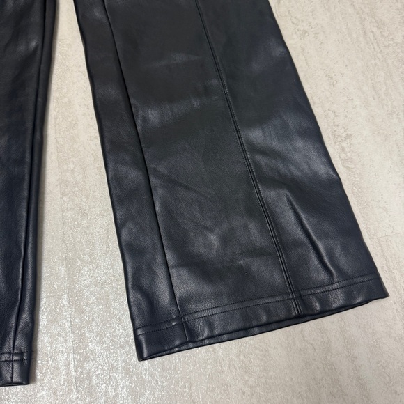 7 for all Mankind black faux leather wide leg crop pants - Picture 4 of 13